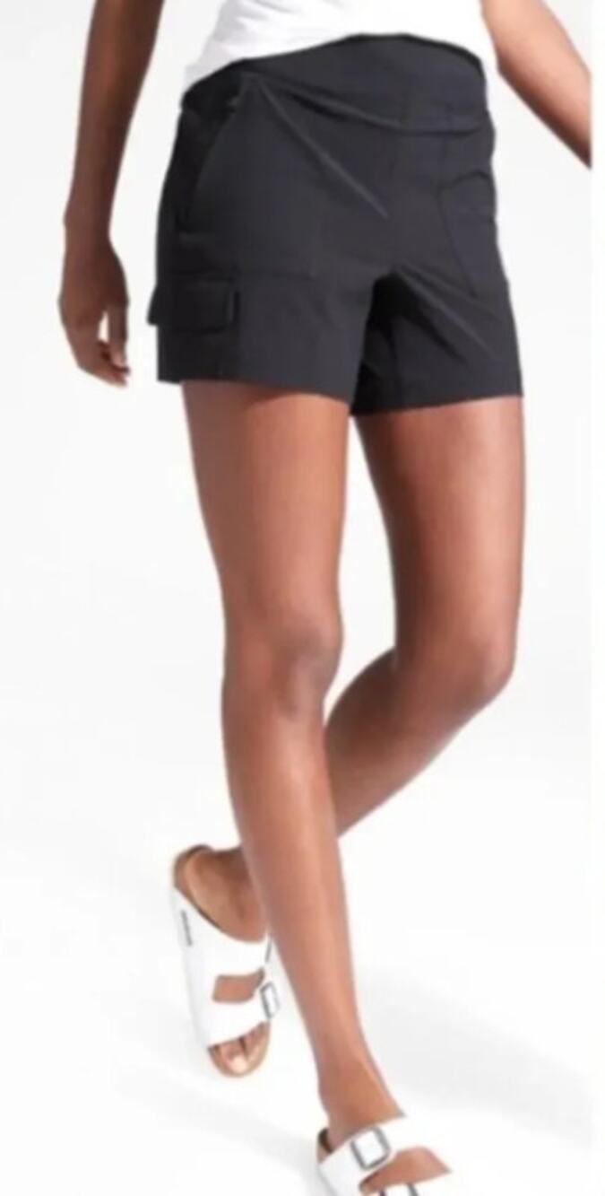 Athleta Chelsea Cargo Shorts Black Zipper Pockets Stretch Size 2
